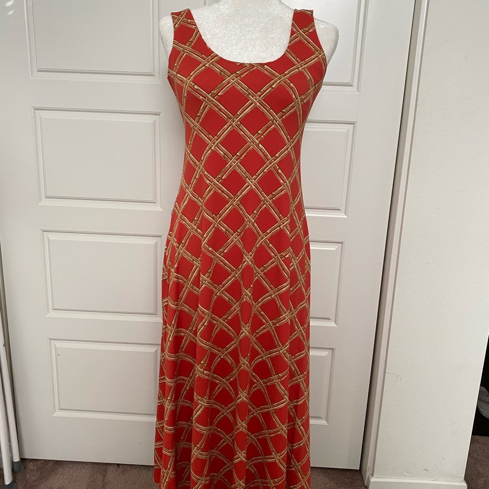 Long Maxi Dress - figure fitting